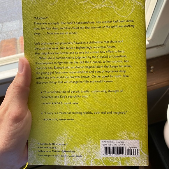 gathering blue book by lois lowry - Picture 2 of 2